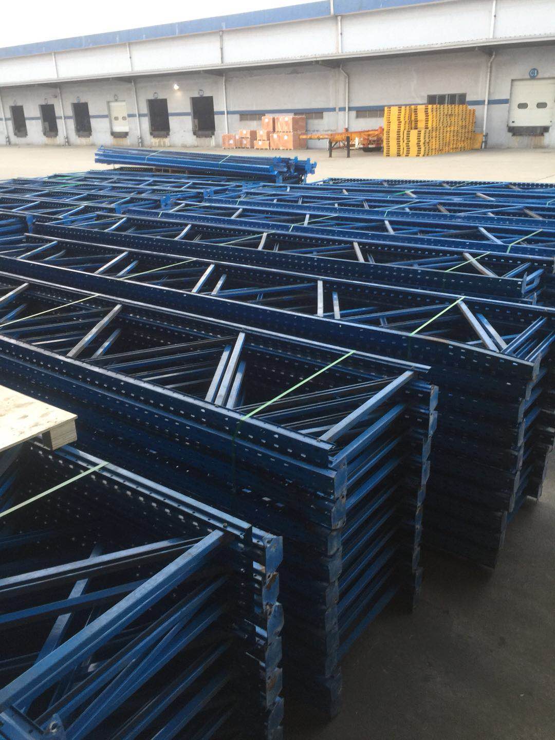 发往浙江一批仓库重型货架